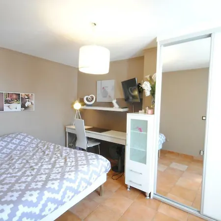 Serbes 2p Ch027 * Cannes